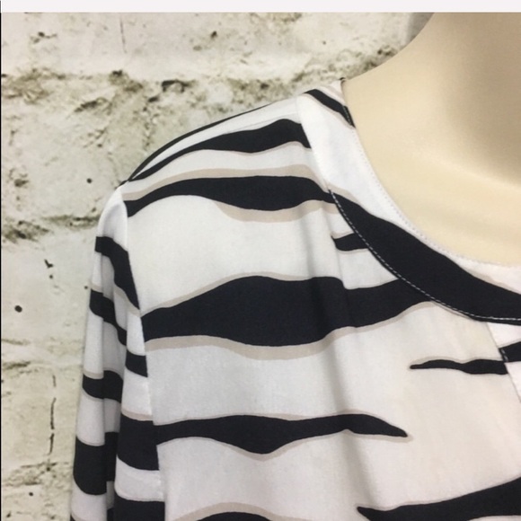 Ann Taylor Animal Print Popover Tunic Top - Picture 2 of 5